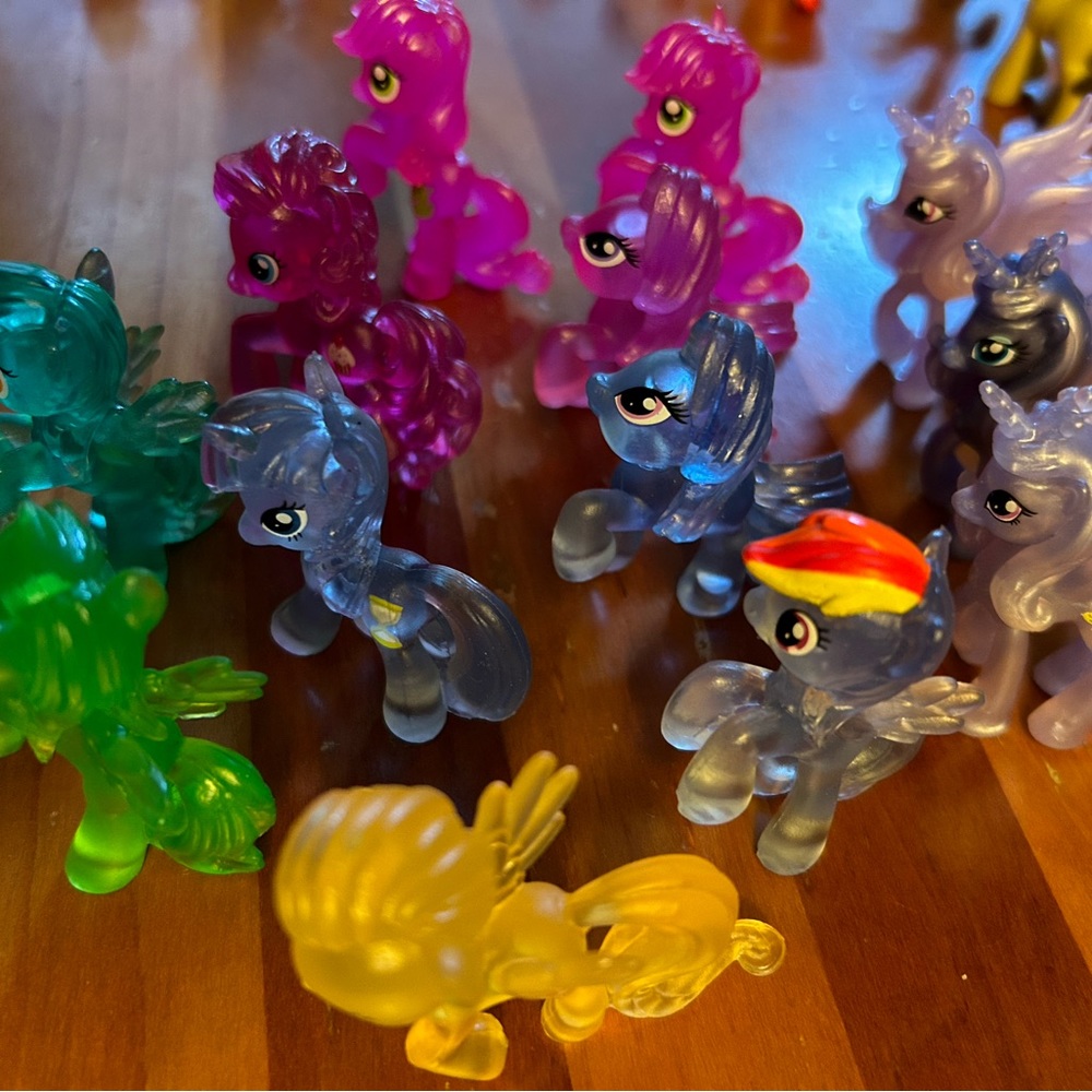 My Little Pony (2018) Hasbro Clear Mini Figures - Picture 2 of 6